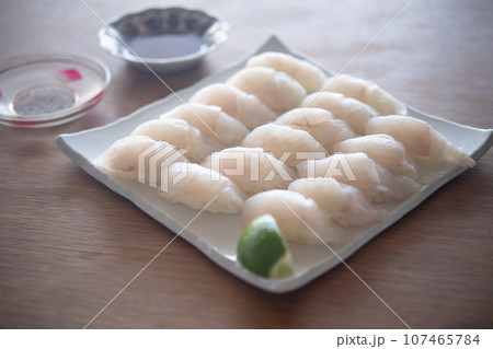 ヒラメとスズキのお寿司 107465784