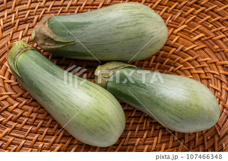 とろ茄子（緑なす） 107466348