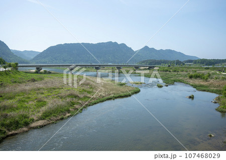 Bicycle path along the Seomjingang River 107468029