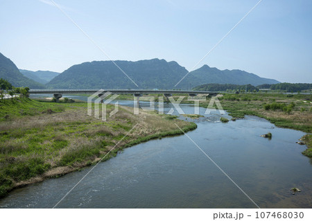 Bicycle path along the Seomjingang River 107468030