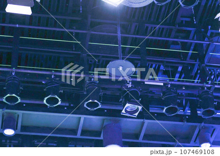 【照明設備】コンサート会場の天井の様子 107469108