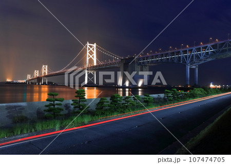 【香川県】瀬戸大橋記念公園から見た「瀬戸大橋」の夜景(ライトアップ) 【香川県】瀬戸大橋記念公園から見た「瀬戸大橋」の夜景(ライトアップ) 107474705