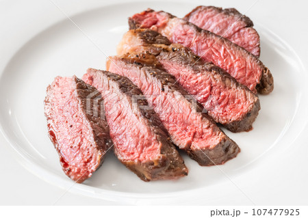 Steak rib eye 107477925