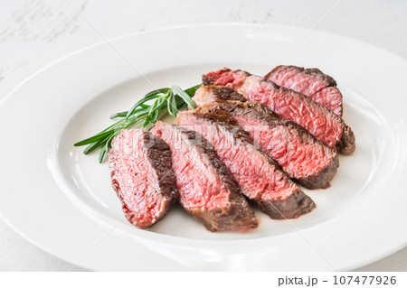 Steak rib eye 107477926