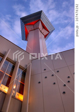 戊辰戦争最後の戦い・箱館戦争の舞台となった… 星形城郭【五稜郭】に建つ『五稜郭タワー』 107478192