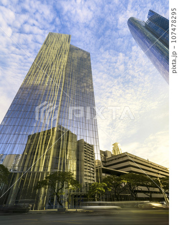 フィリピン・マカティ Zuellig Building / Makati, Philippines 107478295