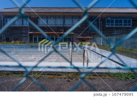 一般公開されている滋賀県蒲生郡日野町旧鎌掛小学校を撮影したも 一般公開されている滋賀県蒲生郡日野町旧鎌掛小学校を撮影したも 107479095