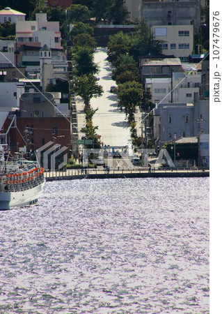 函館市の発祥の地【函館西部地区】 函館山麓から港を望む…『八幡坂』 函館市の発祥の地【函館西部地区】 函館山麓から港を望む…『八幡坂』 107479676