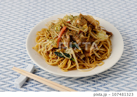 大盛り焼きそば 107481323