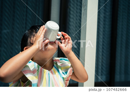 5 years old 107482666