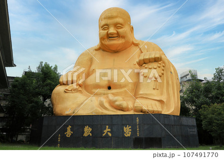 台湾 台中 臨済宗宝覚寺の金の大仏 台湾 台中 臨済宗宝覚寺の金の大仏 107491770