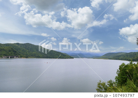 北海道 東川の忠別湖と忠別ダム 北海道 東川の忠別湖と忠別ダム 107493797