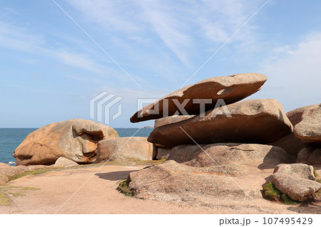 Palette of painter, bizarre rock formation on Pink Granite Coast in Brittany Palette of painter, bizarre rock formation on Pink Granite Coast in Brittany 107495429
