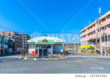 日本の東京都市景観 地下鉄 北新横浜駅などを望む 日本の東京都市景観 地下鉄 北新横浜駅などを望む 107497402