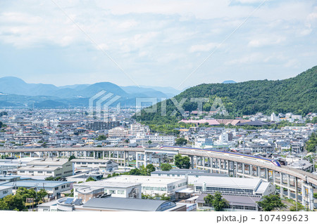 福島県福島市　JR福島駅周辺から望む福島市の街並み（北方向） 107499623