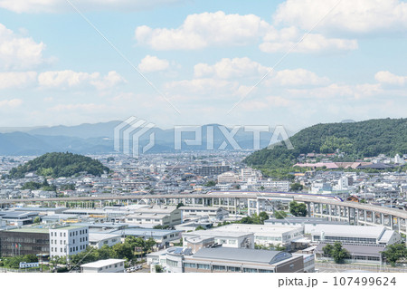 福島県福島市　JR福島駅周辺から望む福島市の街並み（北方向） 107499624