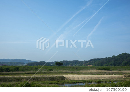 Bicycle path along the Seomjingang River 107500190