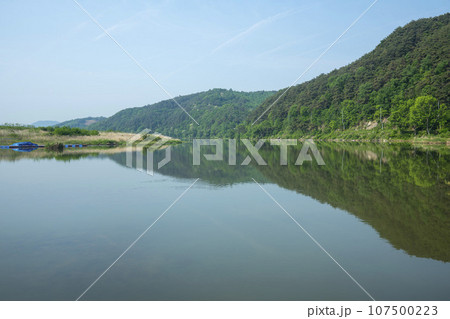 Bicycle path along the Seomjingang River 107500223