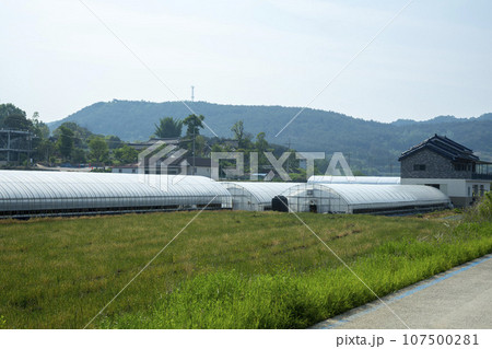 Bicycle path along the Seomjingang River 107500281