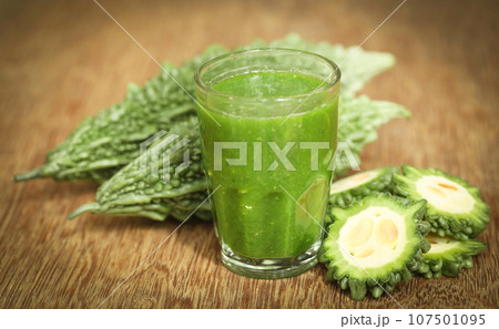 Herbal juice of green momodica 107501095