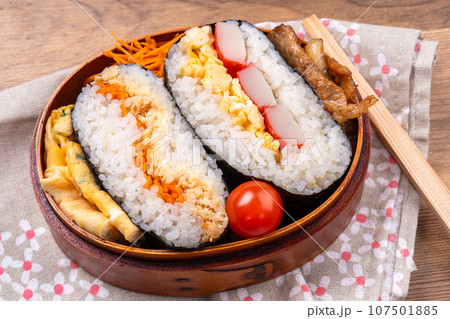 おにぎらず弁当 107501885