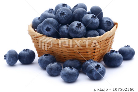 Group of fresh blueberries 107502360