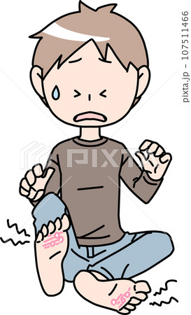 水虫に苦しむ男性 水虫に苦しむ男性 107511466