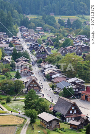 展望台から見た白川郷 荻町集落 展望台から見た白川郷 荻町集落 107513879
