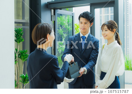 カップル ショッピング カップル ショッピング 107515787