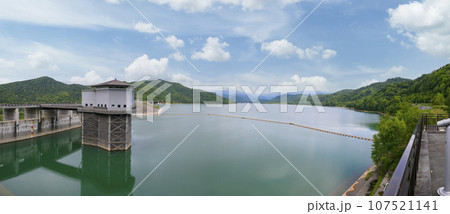 北海道 東川の忠別湖と忠別ダム 北海道 東川の忠別湖と忠別ダム 107521141