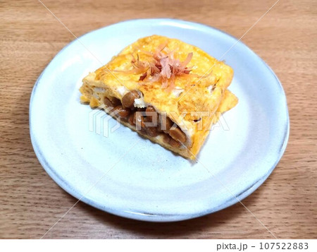 納豆入りのたまご焼き 納豆入りのたまご焼き 107522883
