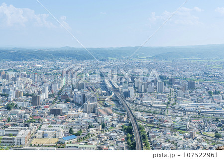 福島県福島市 高台から見る福島市の街並み(JR福島駅周辺) 福島県福島市 高台から見る福島市の街並み(JR福島駅周辺) 107522961