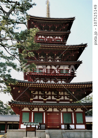 奈良県/薬師寺の西塔【世界遺産】 奈良県/薬師寺の西塔【世界遺産】 107525149
