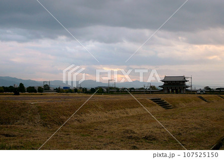 奈良県/平城宮跡と朱雀門【世界遺産】 奈良県/平城宮跡と朱雀門【世界遺産】 107525150
