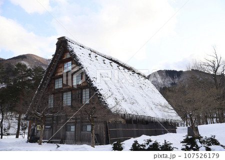 白川郷・五箇山の合掌造り集落 107526179