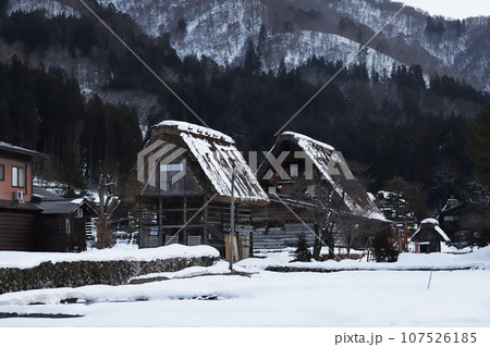 白川郷・五箇山の合掌造り集落 白川郷・五箇山の合掌造り集落 107526185