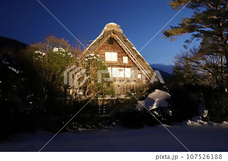 白川郷・五箇山の合掌造り集落 白川郷・五箇山の合掌造り集落 107526188