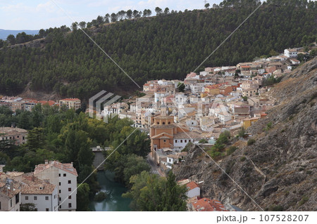Cuenca, Spain. View over the old town 107528207