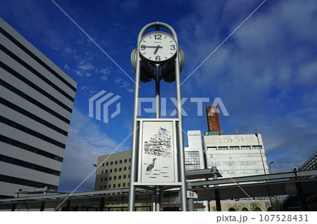 姫路駅前の時計塔（兵庫県姫路市） 107528431