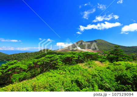 【宮崎県】晴天の霧島 韓国岳(えびの高原) 【宮崎県】晴天の霧島 韓国岳(えびの高原) 107529094
