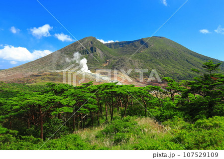 【宮崎県】晴天の霧島 韓国岳（えびの高原） 107529109