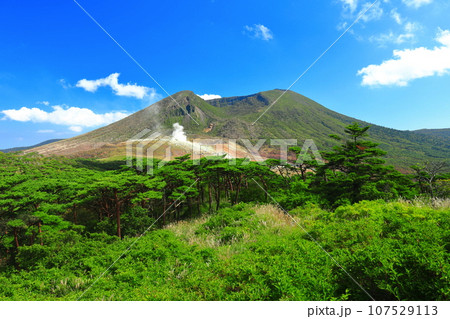 【宮崎県】晴天の霧島 韓国岳(えびの高原) 【宮崎県】晴天の霧島 韓国岳(えびの高原) 107529113