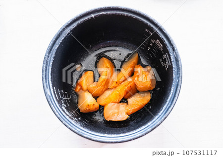 炊飯器で作るリンゴのコンポート 炊飯器で作るリンゴのコンポート 107531117