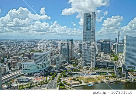 みなとみらいの風景（ランドマークタワー） 107531516