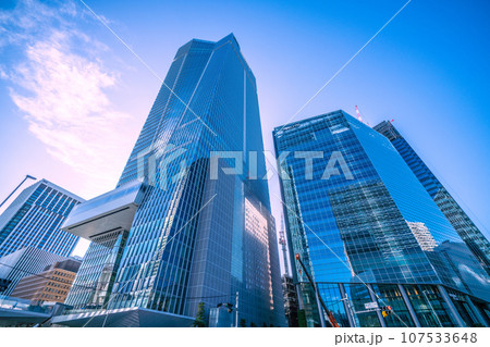 日本の東京都市景観 本日開業の虎ノ門ヒルズステーションタワー（虎ノ門ヒルズ駅）などを望む＝10月6日 107533648