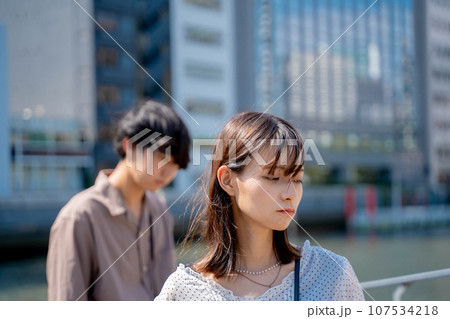 夫婦 カップル 喧嘩 夫婦 カップル 喧嘩 107534218