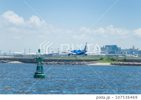 【城南島海浜公園からのITAエアウェイズ機】 107536469