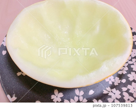 食べ終わった後のメロンの皮 写真素材 食べ終わった後のメロンの皮 写真素材 107539813