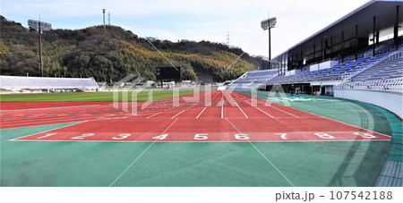 紀三井寺運動公園陸上競技場　和歌山市 107542188