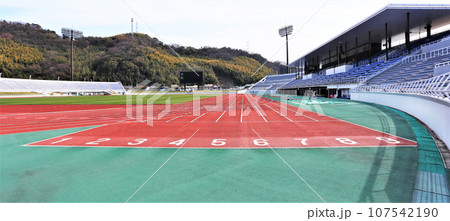 紀三井寺運動公園陸上競技場　和歌山市 107542190